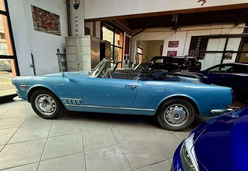 Usata Alfa Romeo 2000 111 CV (81 kW) 1961 Blu/azzurro Cabrio