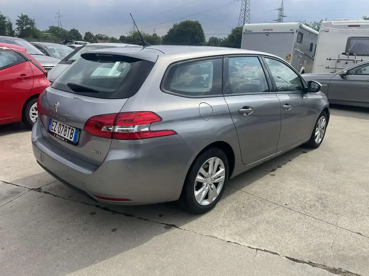 Usata Peugeot 308 SW Business-Line 120 CV (88 kW) 2015 Other Station wagon