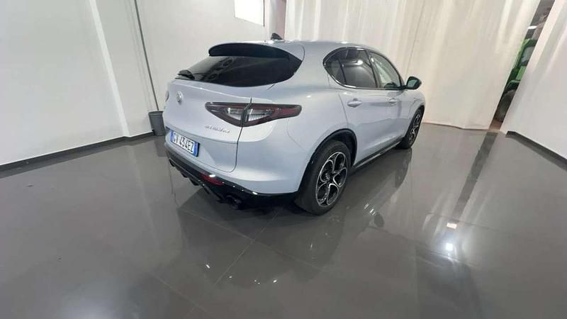 Usata Alfa Romeo Stelvio Veloce 210 CV (154 kW) 2024 Grigio cometa SUV