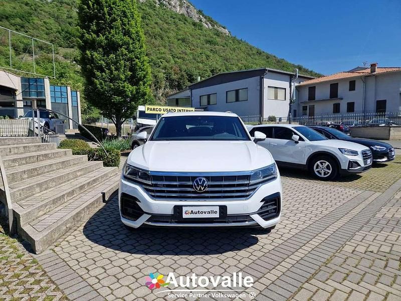 Usata VW Touareg Elegance 231 CV (169 kW) 2023 Bianco SUV
