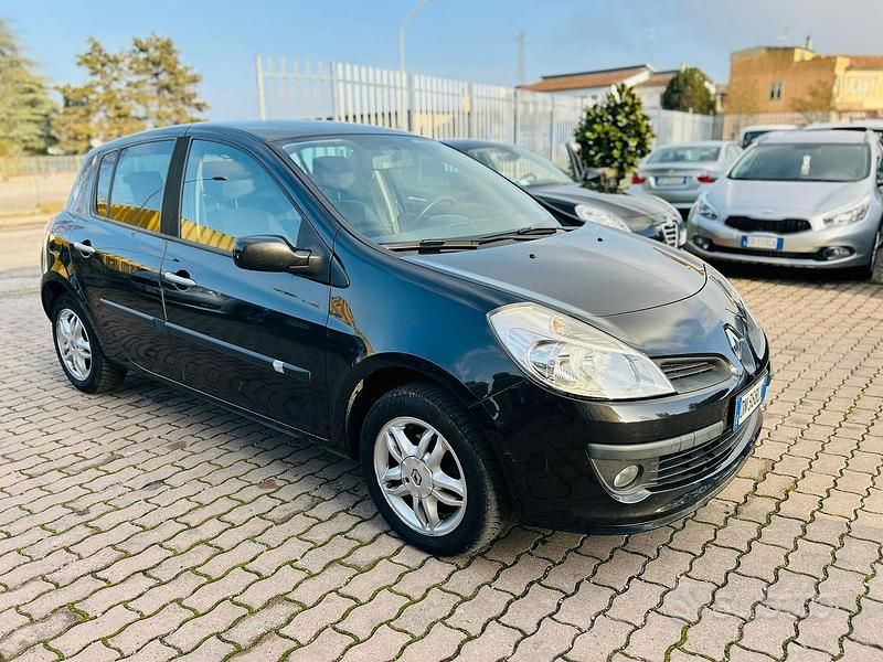 Usata Renault Clio II 105 CV (77 kW) 2008 Nero Berlina