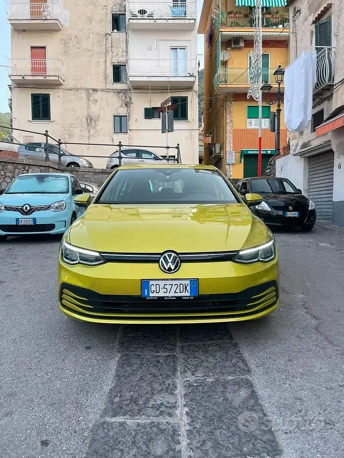 Usata VW Golf VII Life 116 CV (85 kW) 2021 Giallo Utilitaria