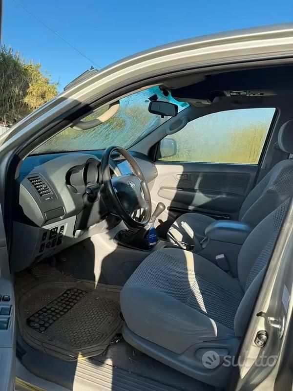 Usata Toyota HiLux 2007 Grigio Pick-up