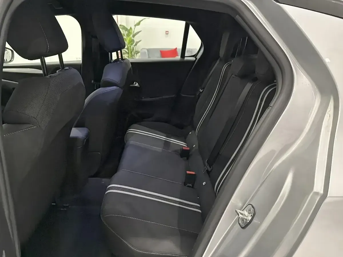 Usata Opel Corsa 101 CV (74 kW) 2025 Bianco Utilitaria