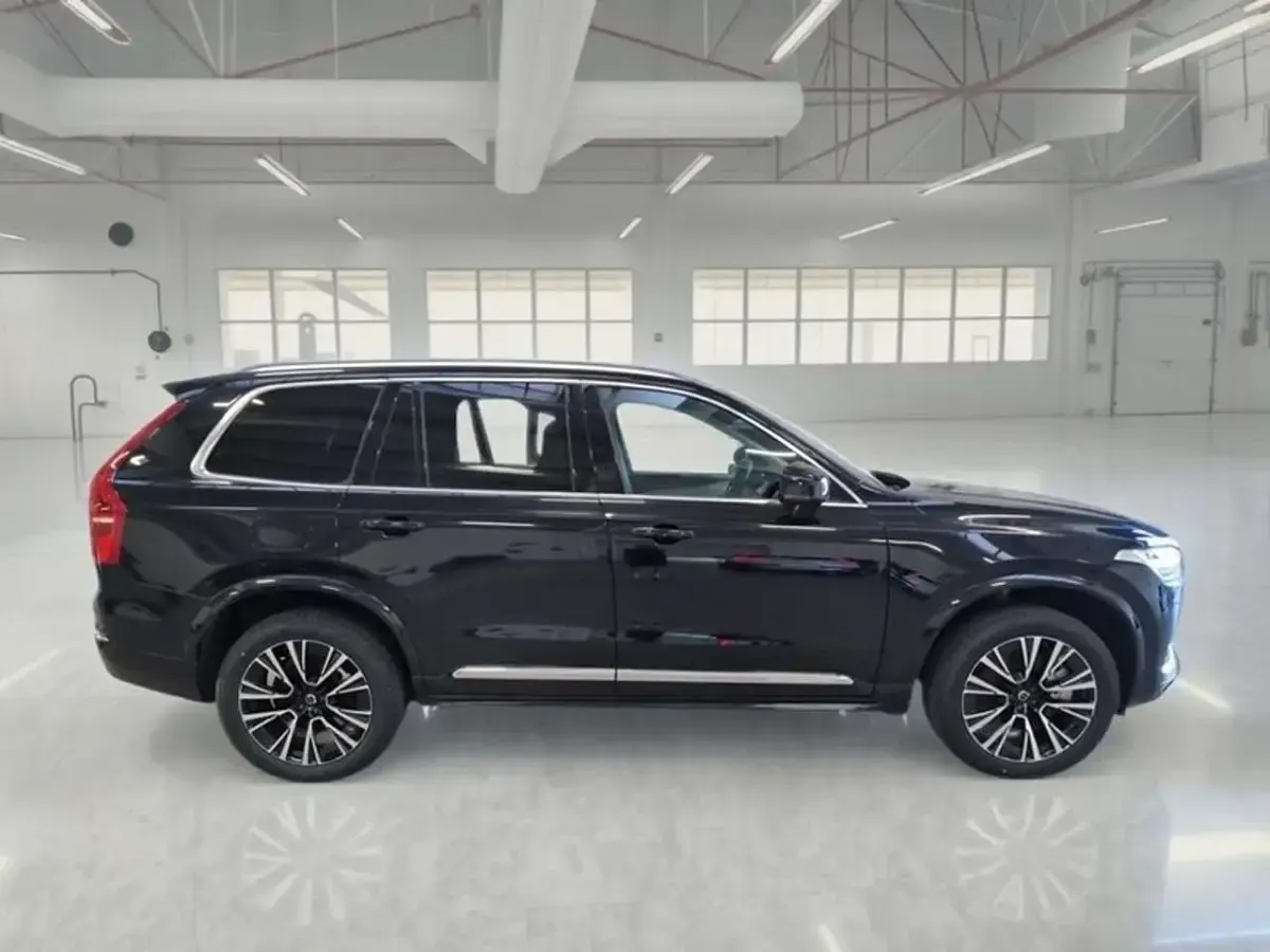 Usata Volvo XC90 Core 310 CV (228 kW) 2023 Nero SUV
