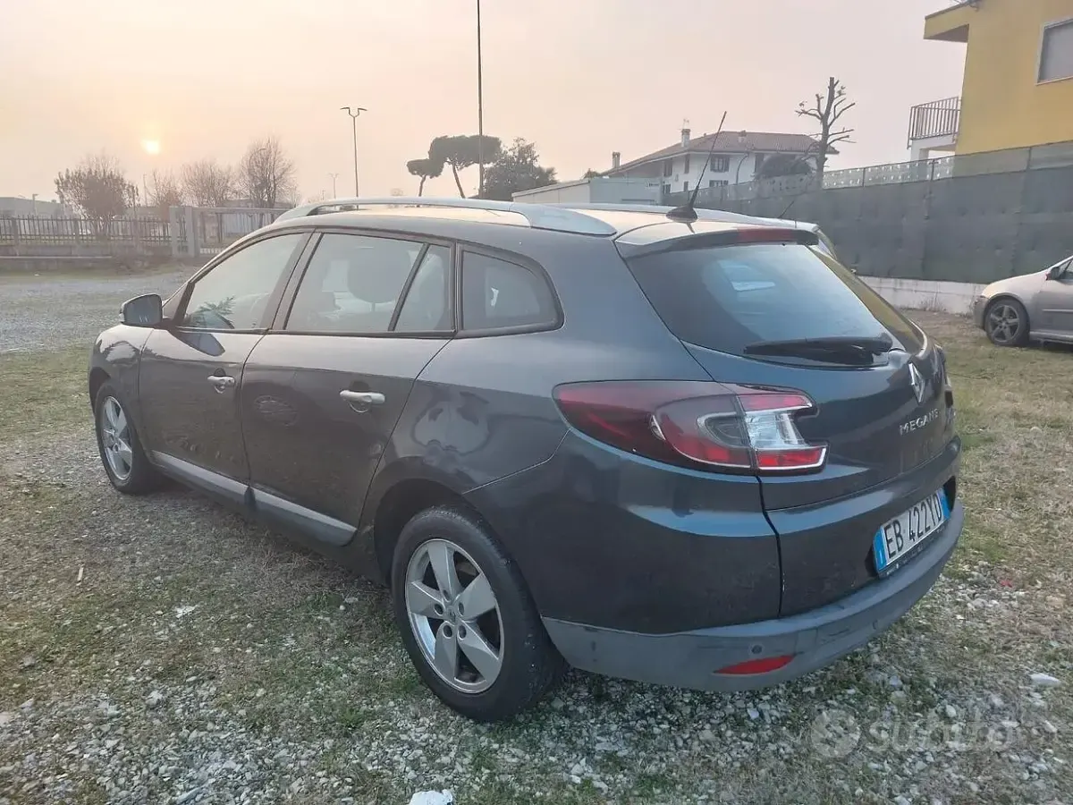 Usata Renault Mégane GrandTour Luxe 110 CV (80 kW) 2010 Grigio Station wagon