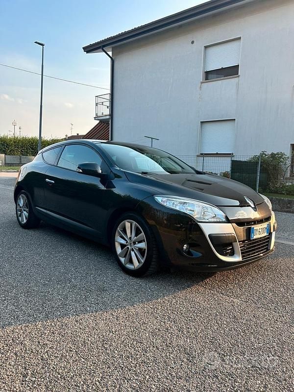 Usata Renault Mégane Coupé 110 CV (80 kW) 2009 Nero Coupé