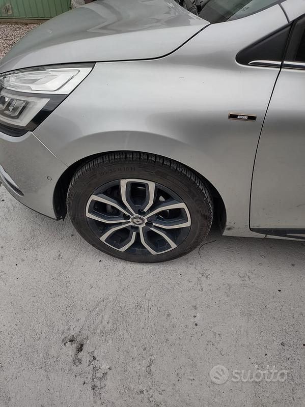 Usata Renault Clio IV 90 CV (66 kW) 2019 Grigio Berlina