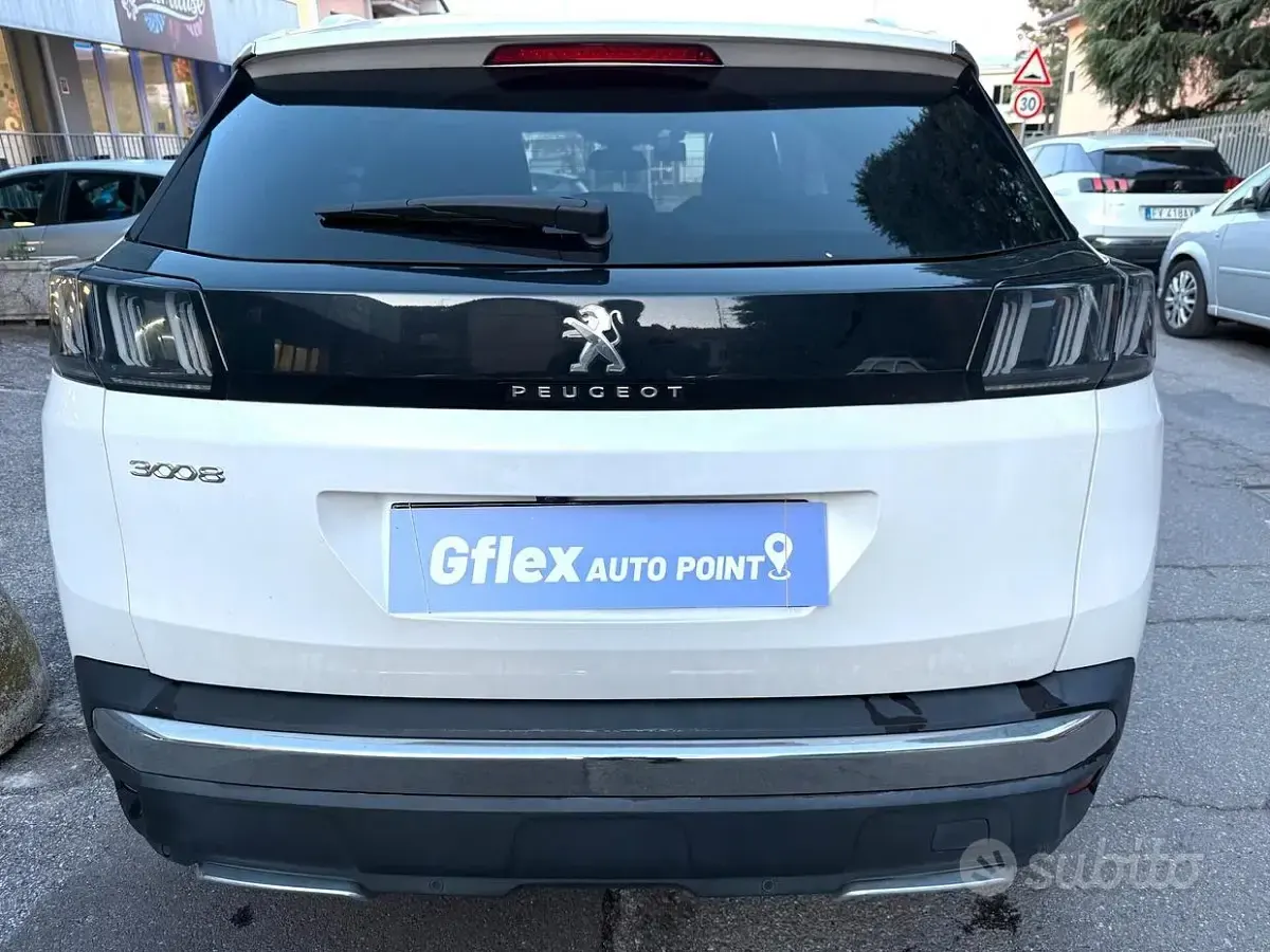 Usata Peugeot 3008 Allure 131 CV (96 kW) 2022 Bianco SUV