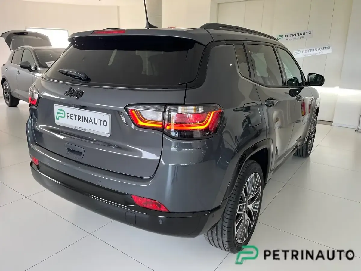 Usata Jeep Compass 131 CV (96 kW) 2025 Grigio SUV