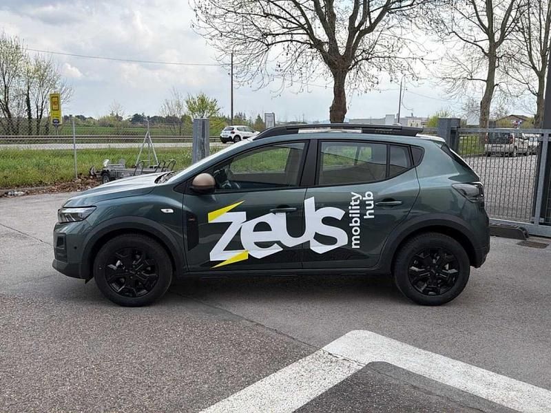 Nuova Dacia Sandero Extreme 122 CV (89 kW) 2026 Verde Utilitaria