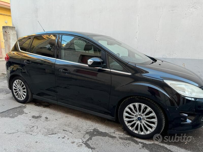 Usata 2011 Ford C-MAX Monovolume | 5800 € (Buon prezzo) - Immagine 1/4