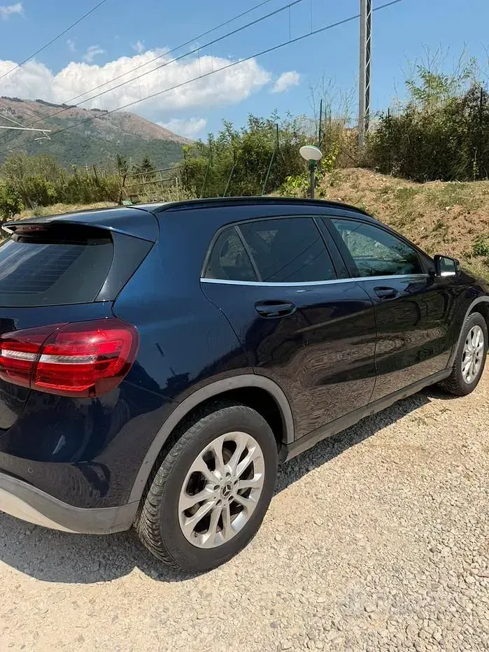 Usata Mercedes GLA180 Luxury 122 CV (89 kW) 2018 SUV
