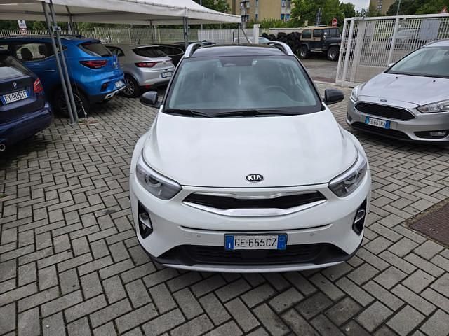 Usata Kia Stonic Style 100 CV (73 kW) 2021 Bianco SUV