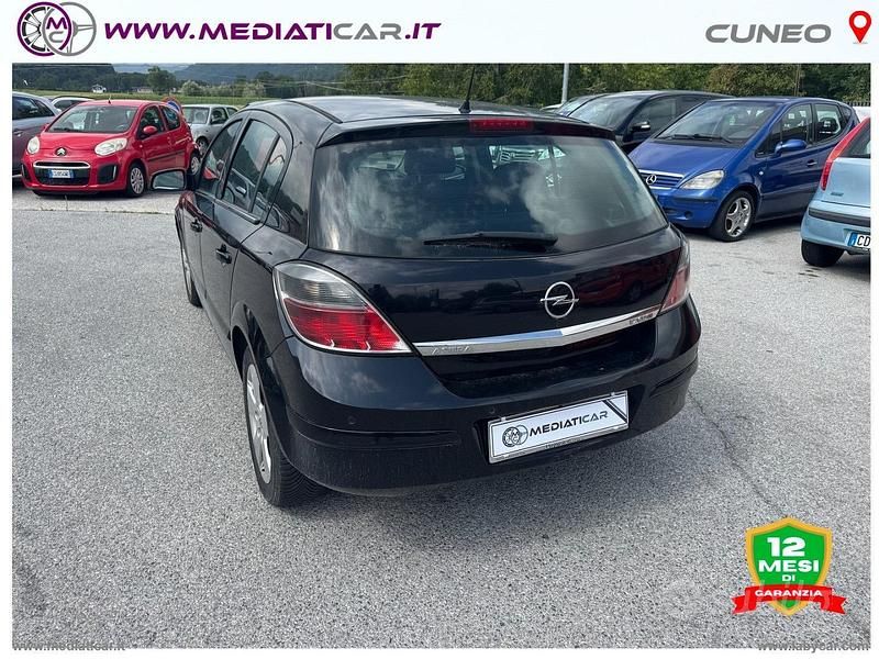 Usata Opel Astra Cosmo 125 CV (91 kW) 2009 Nero Station wagon