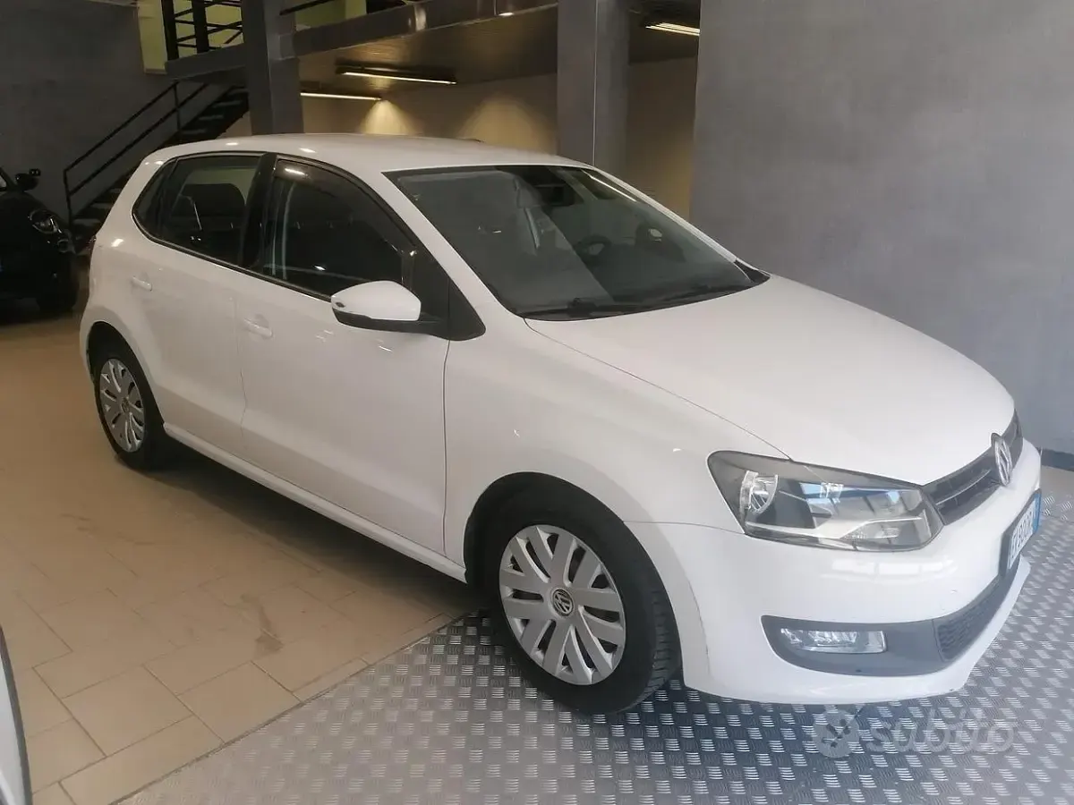 Usata VW Polo Comfortline 75 CV (55 kW) 2012 Bianco Utilitaria