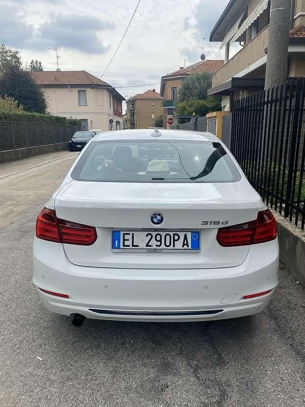 Usata BMW 318 Sport Line 143 CV (105 kW) 2012 Berlina
