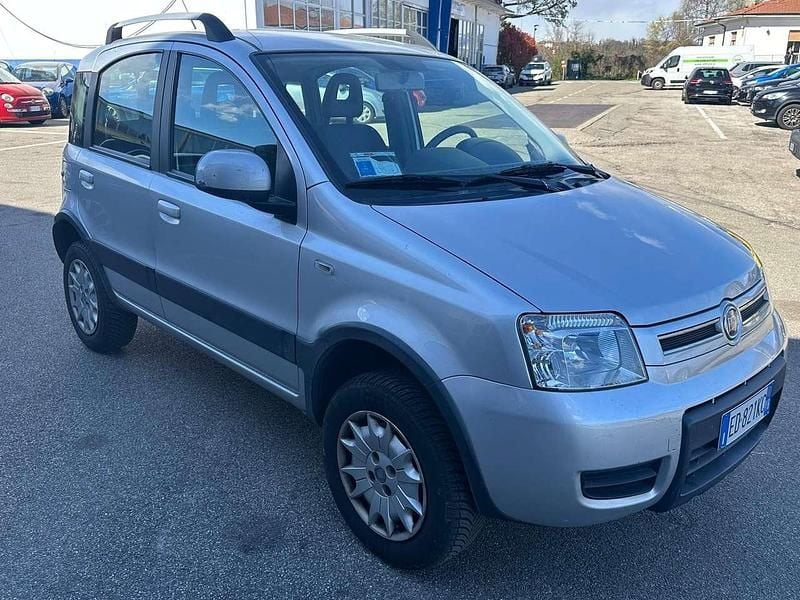 Usata Fiat Panda 4x4 Climbing 69 CV (50 kW) 2011 Other Utilitaria