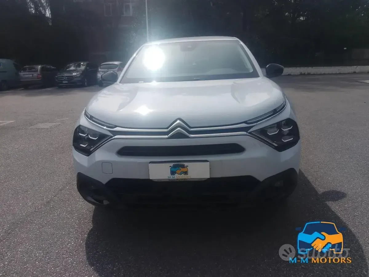 Usata Citroën C4 Shine 131 CV (96 kW) 2024 Bianco SUV