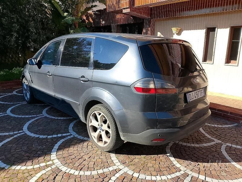 Usata 2007 Ford S-MAX S Monovolume | 3000 € (Cara) - Immagine 1/4