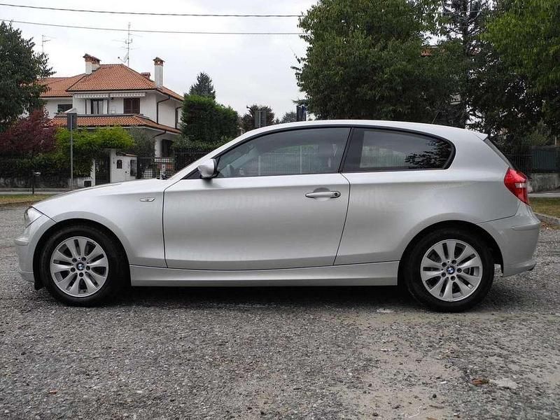 Usata BMW 120 177 CV (130 kW) 2008 Argento Utilitaria