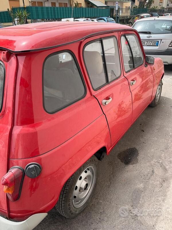 Usata Renault R4 33 CV (24 kW) 1991 Rosso Berlina