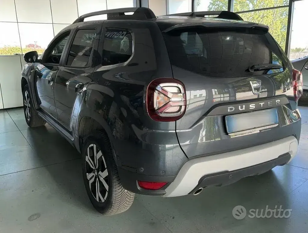 Usata Dacia Duster Prestige 101 CV (74 kW) 2022 Grigio scuro SUV