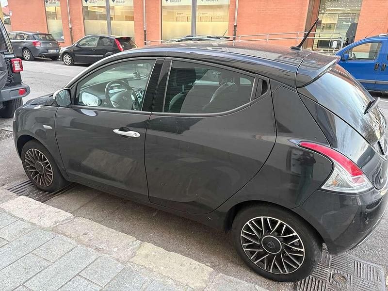 Usata Lancia Ypsilon S 95 CV (69 kW) 2017 Nero Utilitaria