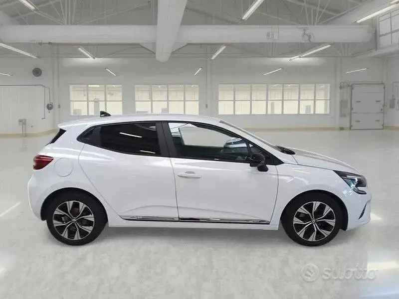 Usata Renault Clio V Evolution 100 CV (73 kW) 2023 Bianco Berlina