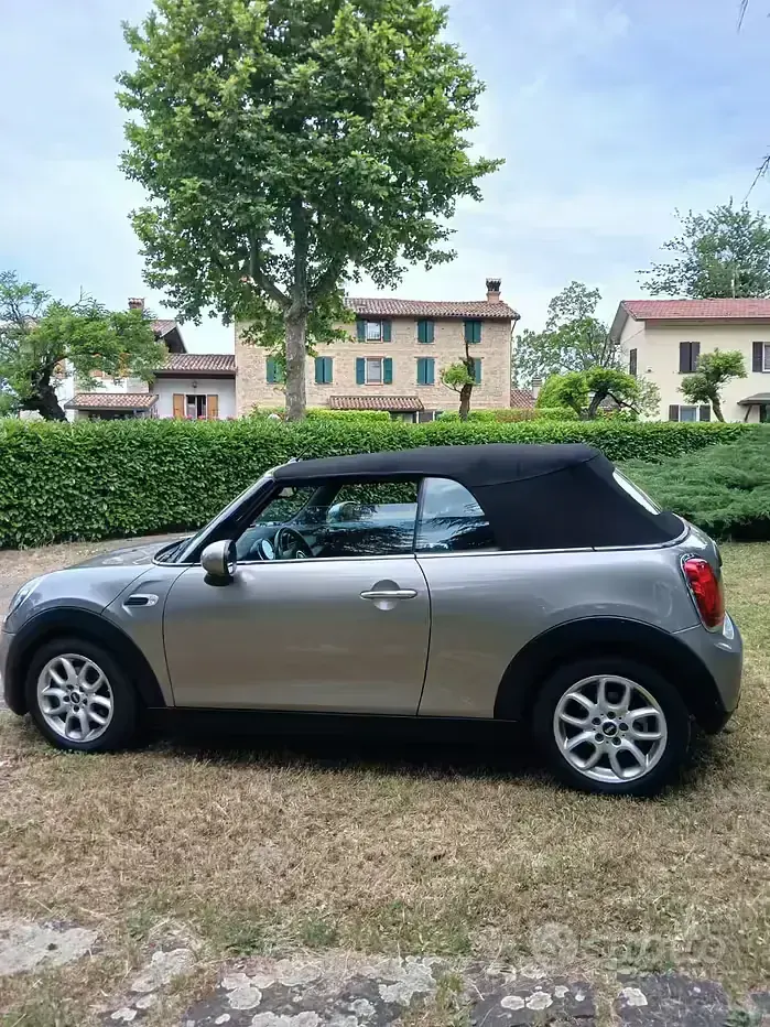 Usata Mini One Cabriolet 102 CV (75 kW) 2018 Grigio Cabrio