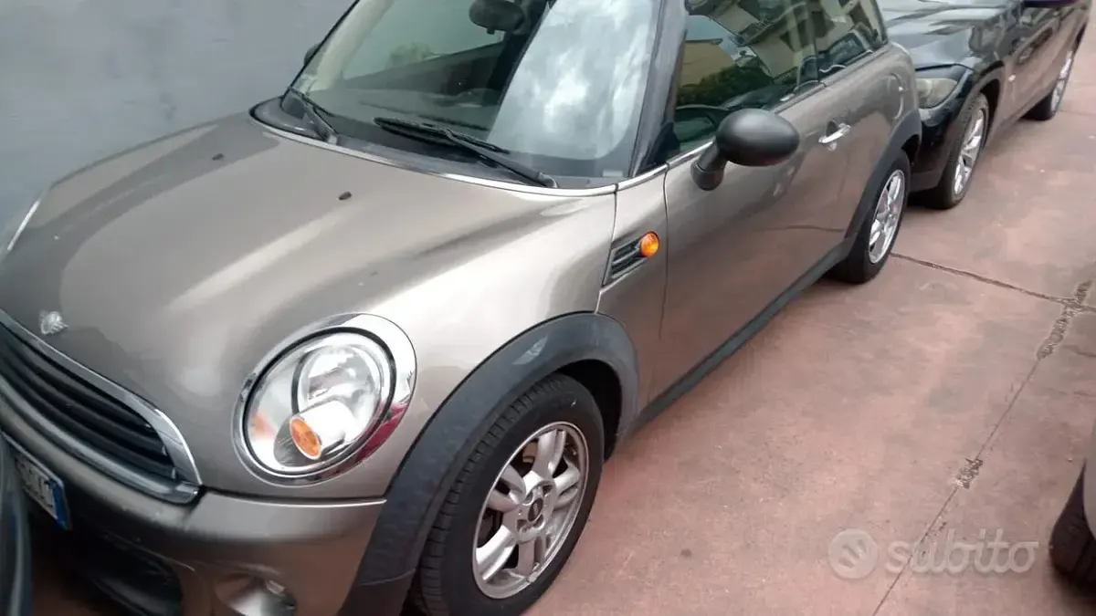 Usata Mini ONE 75 CV (55 kW) 2011 Utilitaria