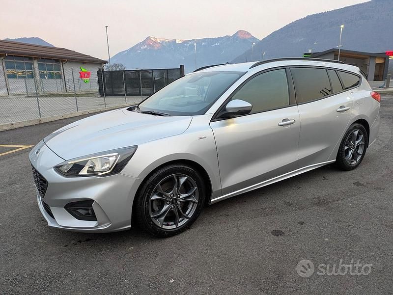 Grigio Usata 2019 Ford Focus ST-Line Station wagon | 9900 € (Super prezzo) - Immagine 1/4