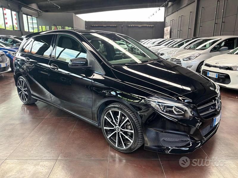 Nero Usata 2019 Mercedes B200 Premium Monovolume | 21.900 € (Buon prezzo) - Immagine 1/4