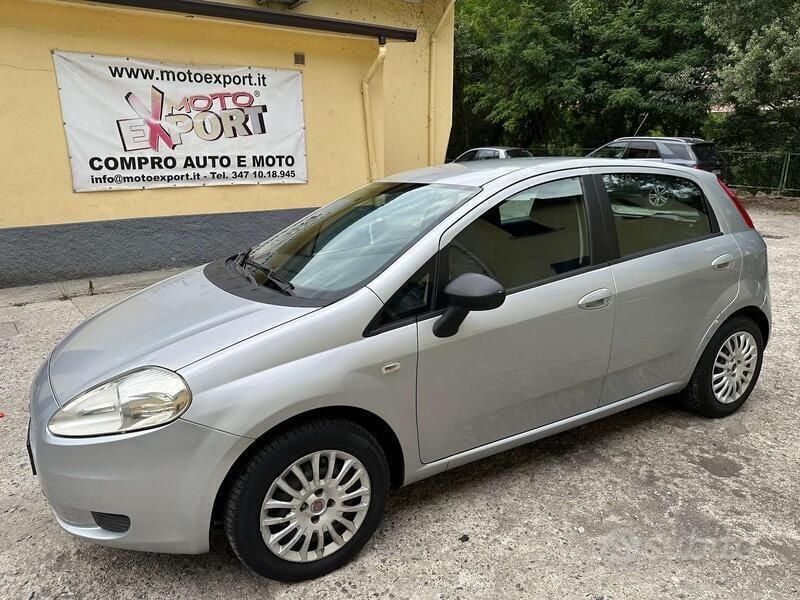 Argento Usata 2009 Fiat Grande Punto Due volumi | 2990 € (Buon prezzo) - Immagine 1/4
