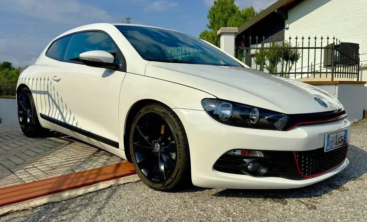 Usata VW Scirocco 200 CV (147 kW) 2009 Bianco Coupé