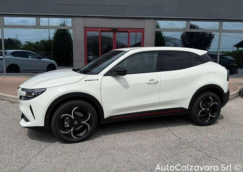 Nuova Alfa Romeo Junior Edizione Speciale 145 CV (106 kW) 2025 Bianco sempione SUV