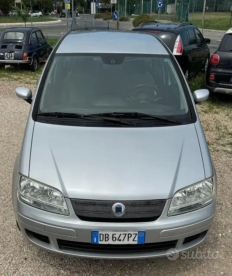 Usata Fiat Idea 80 CV (58 kW) 2006 Grigio Monovolume