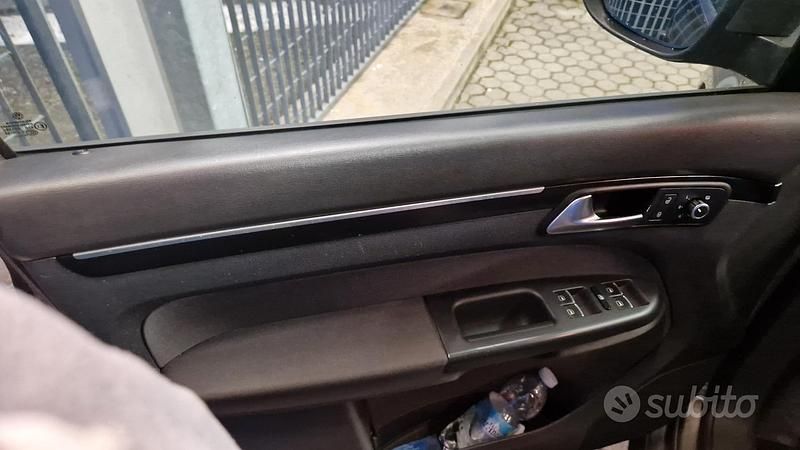 Usata VW Touran 150 CV (110 kW) 2010 Grigio Monovolume