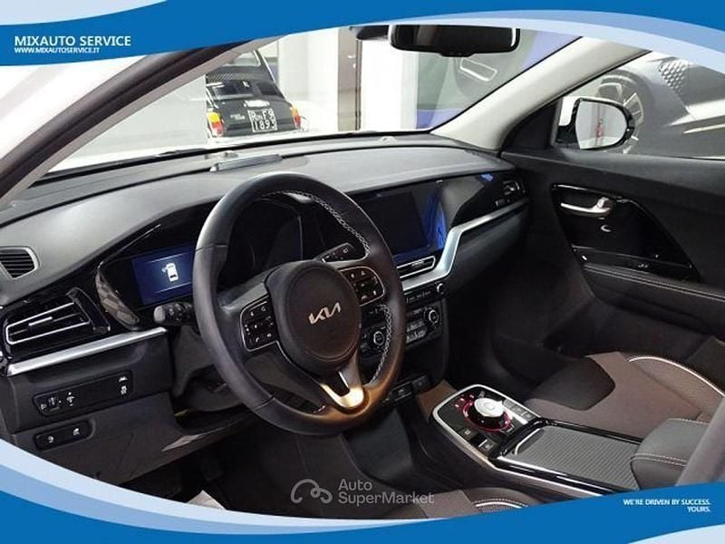 Usata Kia e-Niro 150 kW (204 CV) 2022 Bianco perlato SUV