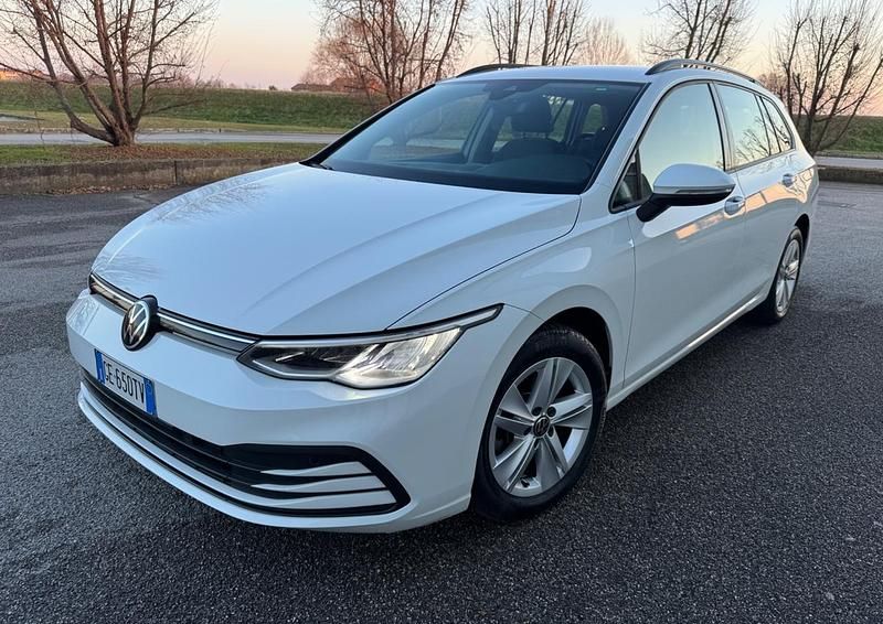 Usata VW Golf VIII Style 150 CV (110 kW) 2021 Bianco Station wagon