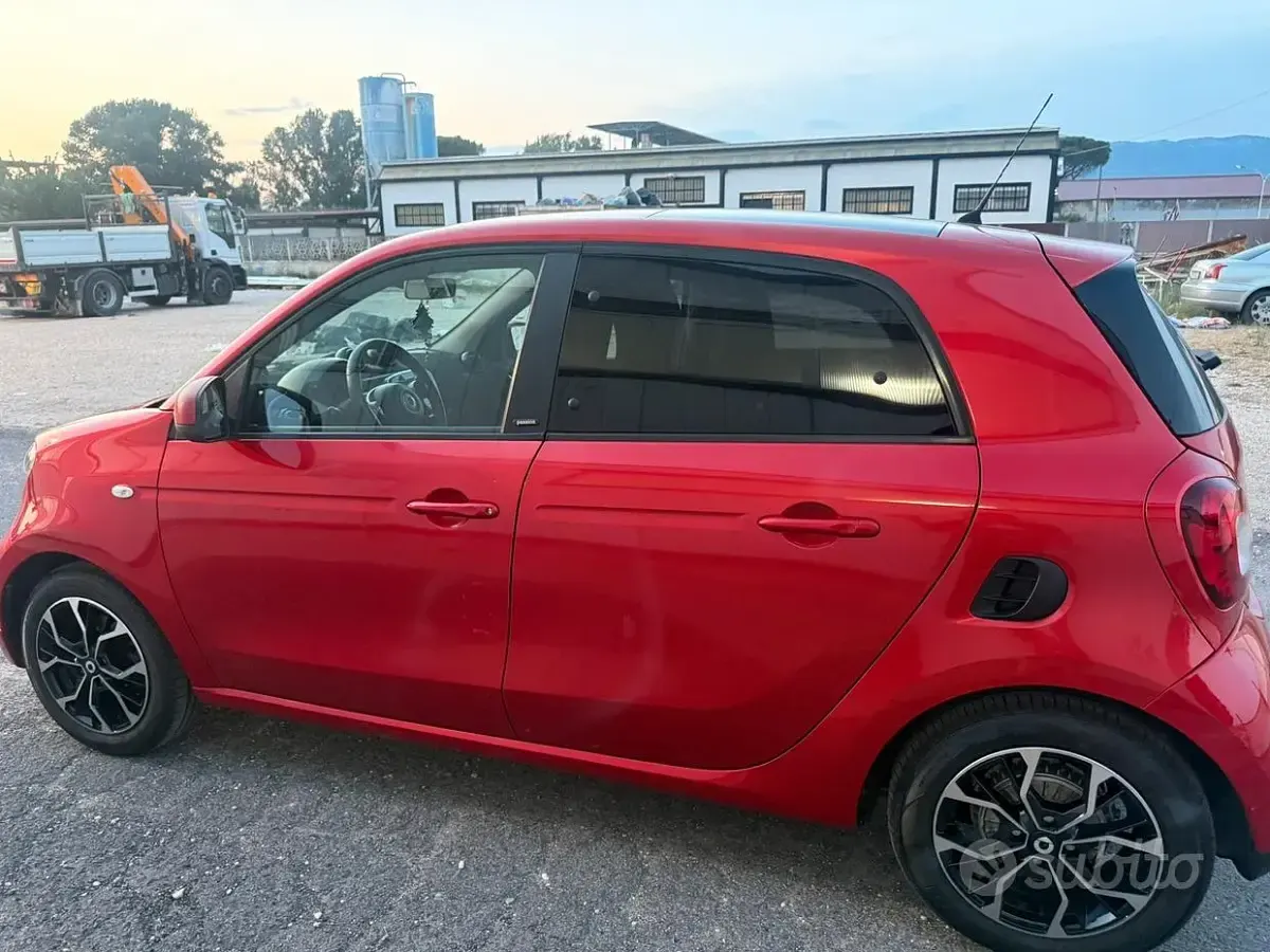 Usata Smart ForFour Passion 95 CV (69 kW) 2017 Rosso Utilitaria