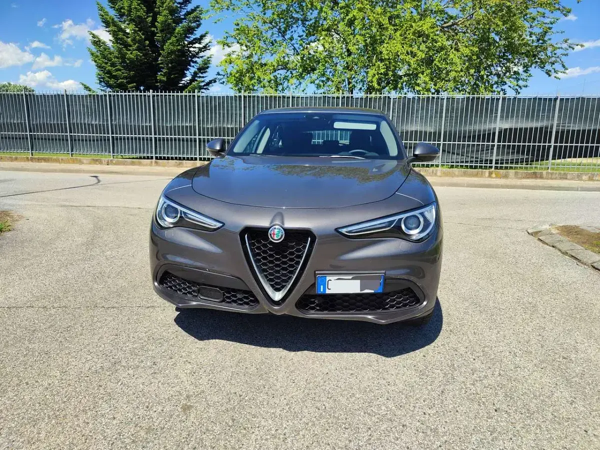 Usata Alfa Romeo Stelvio Business 160 CV (117 kW) 2022 Grigio SUV