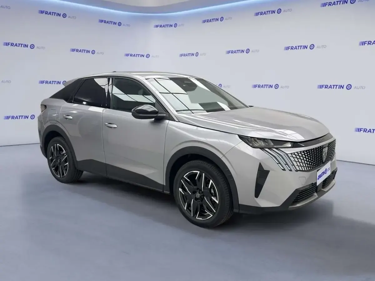 Nuova Peugeot 3008 GTi 136 CV (100 kW) 2025 Grigio SUV
