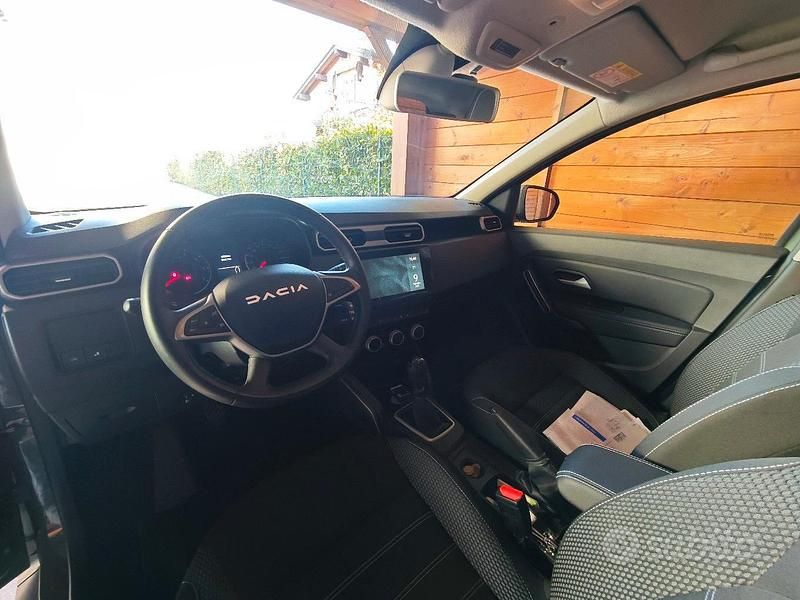 Usata Dacia Duster Journey 100 CV (73 kW) 2023 Verde SUV
