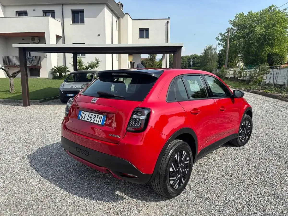 Usata Fiat 600 La Prima 101 CV (74 kW) 2025 Rosso SUV