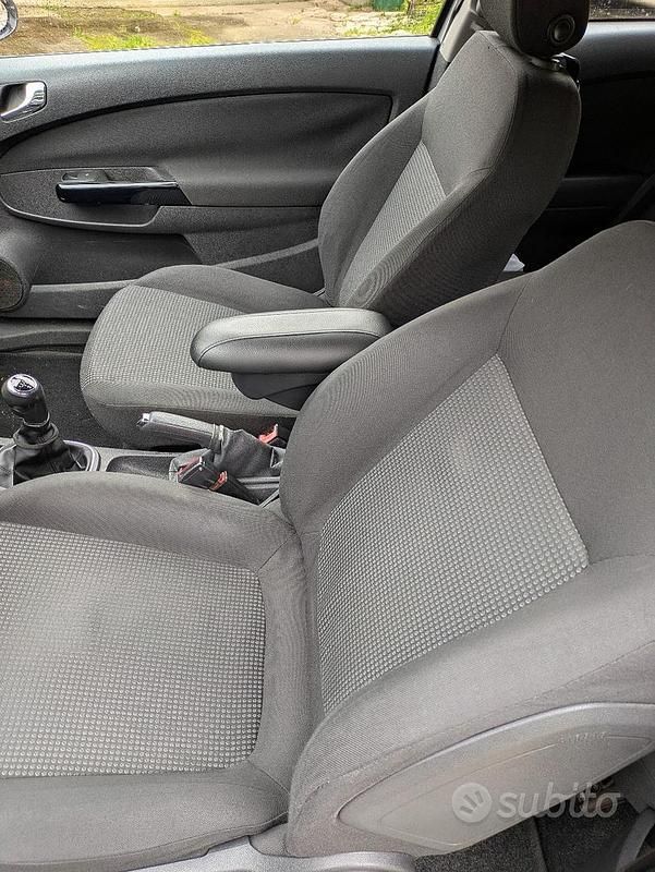 Usata Opel Corsa 2008 Grigio Utilitaria