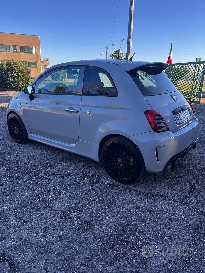 Usata Abarth 500 135 CV (99 kW) 2011 Grigio Berlina