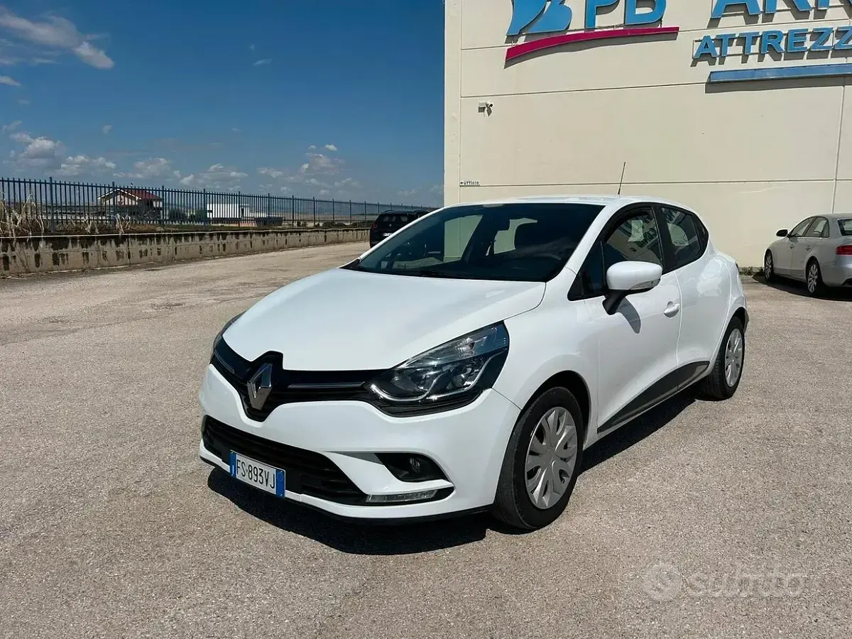 Usata Renault Clio IV Business 75 CV (55 kW) 2018 Bianco Berlina