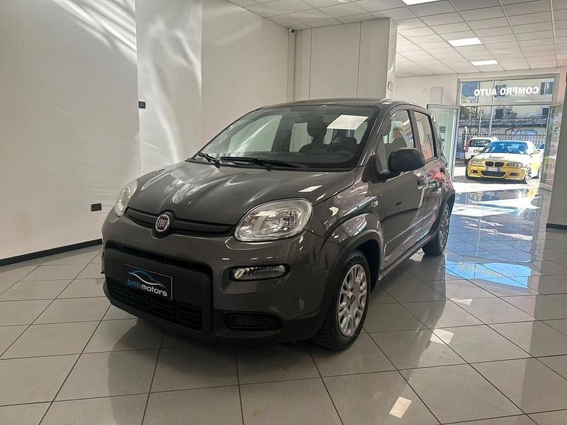 Grigio Usata 2022 Fiat Panda S Tre volumi | 9950 € (Buon prezzo) - Immagine 1/4
