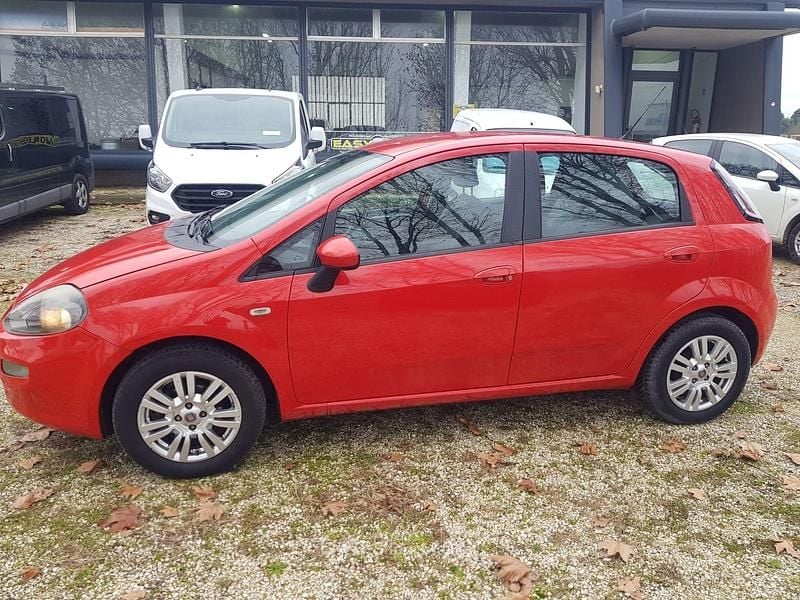 Usata Fiat Punto 77 CV (56 kW) 2012 Rosso Berlina